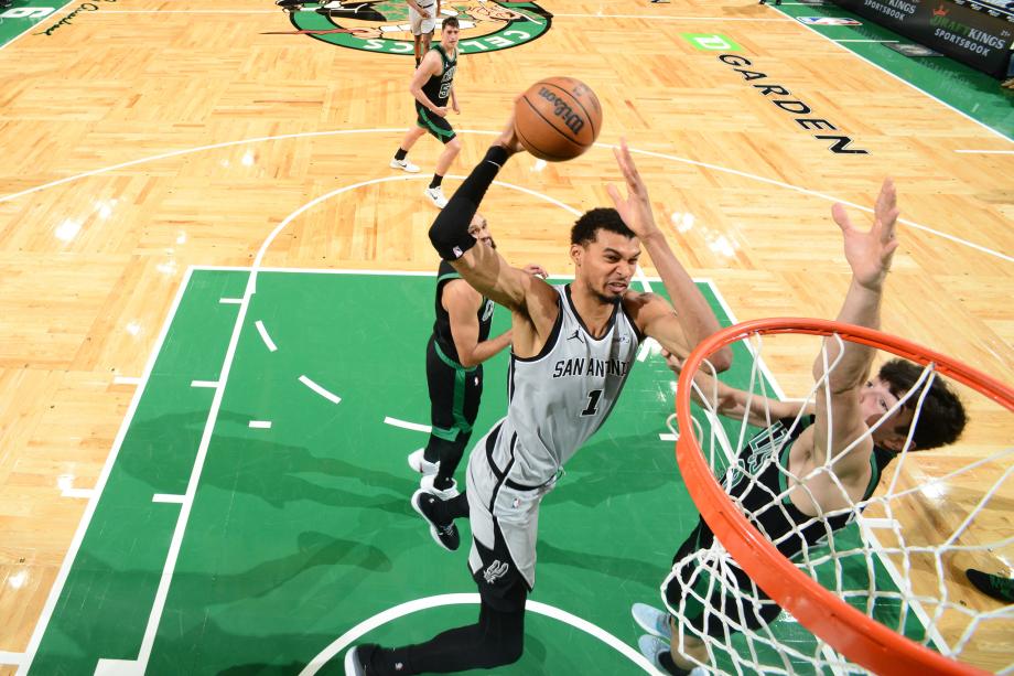 500网-文班亚马21分布朗27分 马刺100-95险胜凯尔特人