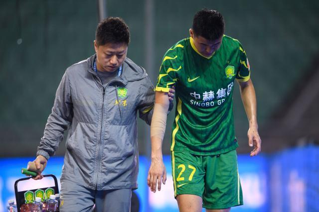 500万网彩票app-国足再迎坏消息！京鲁战两大国脚受伤赛季报销